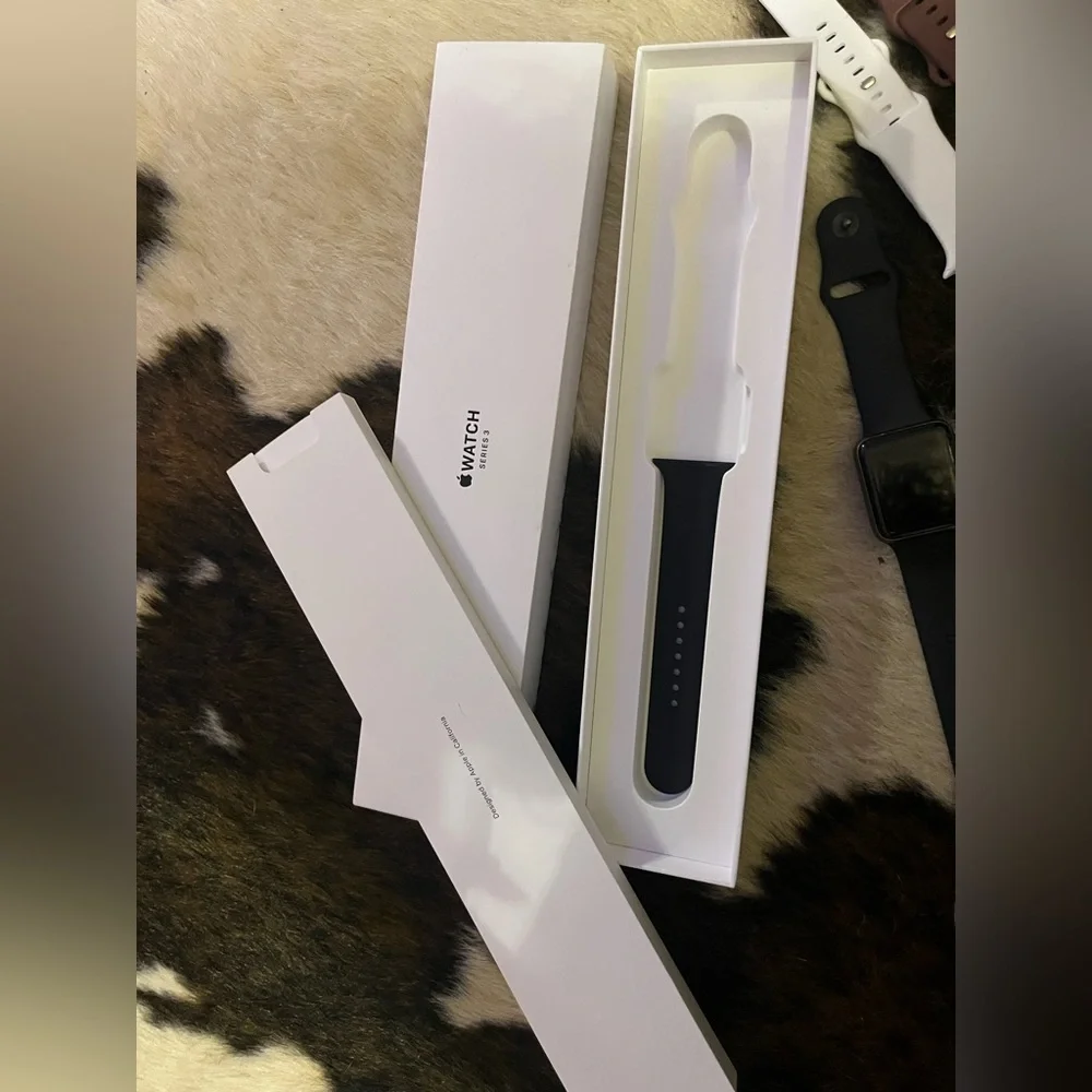 Apple Watch Series 3 42mm - Picture 3 of 5